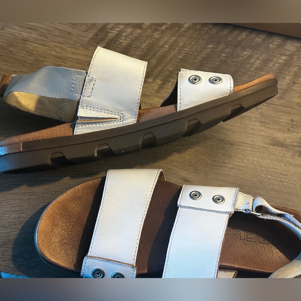 Stylish White Sorel Sandals